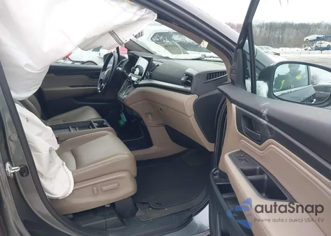 2018 Honda Odyssey Touring z USA, uszkodzony, nr VIN 5FNRL6H85JB017522